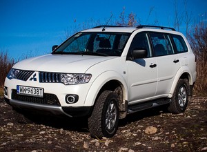 Mitsubishi Pajero Sport: terenówka z prawdziwego zdarzenia. Test i opinie