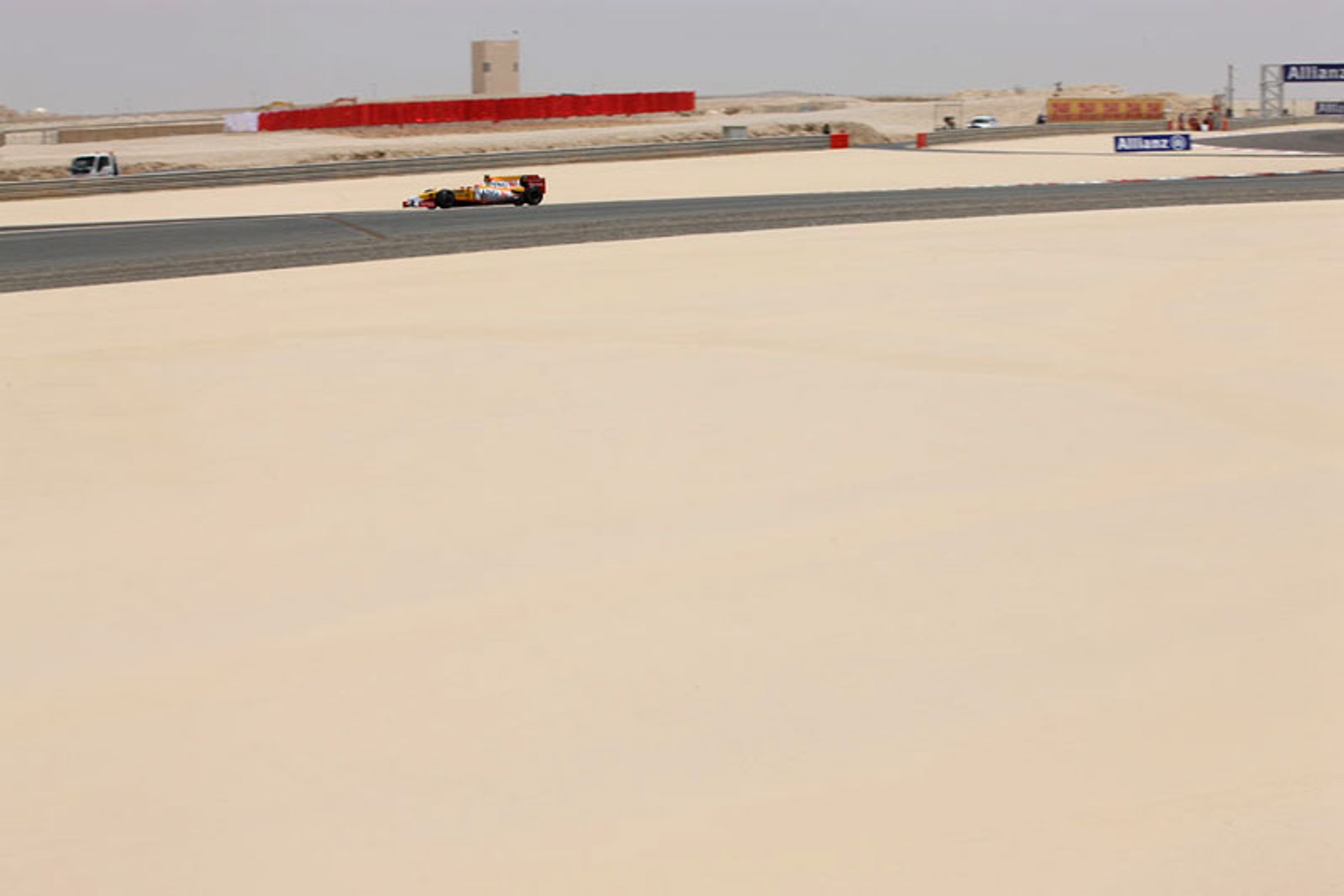 Grand Prix Bahrajnu 2009: kulisy wyścigu fotografował Jiří Křenek