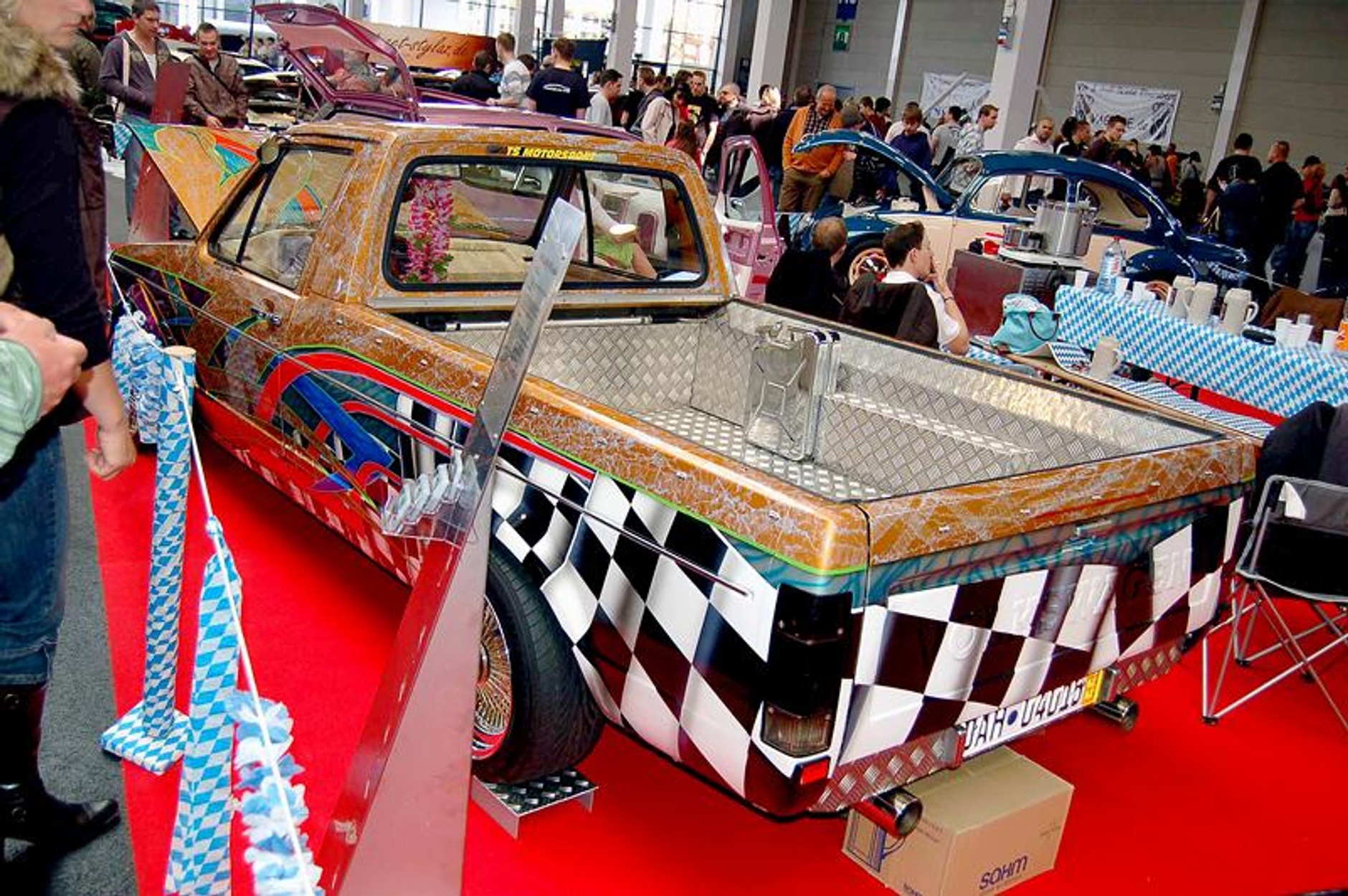 Tuning World Bodensee 2008: Golfy, drifting i dziewczyny -  fotogaleria (2)