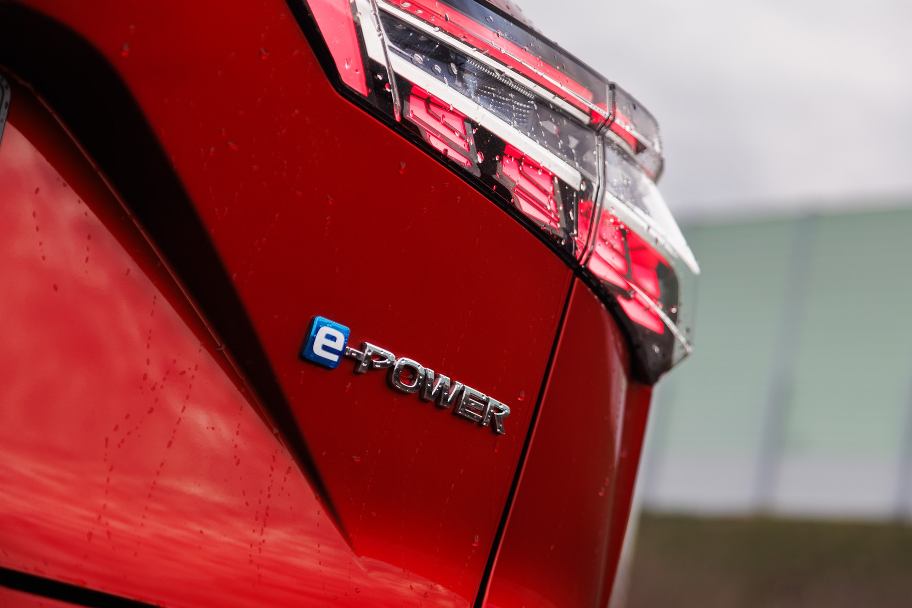 Nowy układ hybrydowy e-Power ma nowy silnik spalinowy, choć na papierze wydaje się niemal taki sam