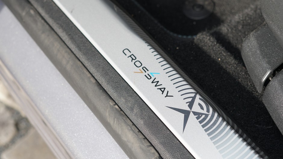 Peuegot 5008 Crossway