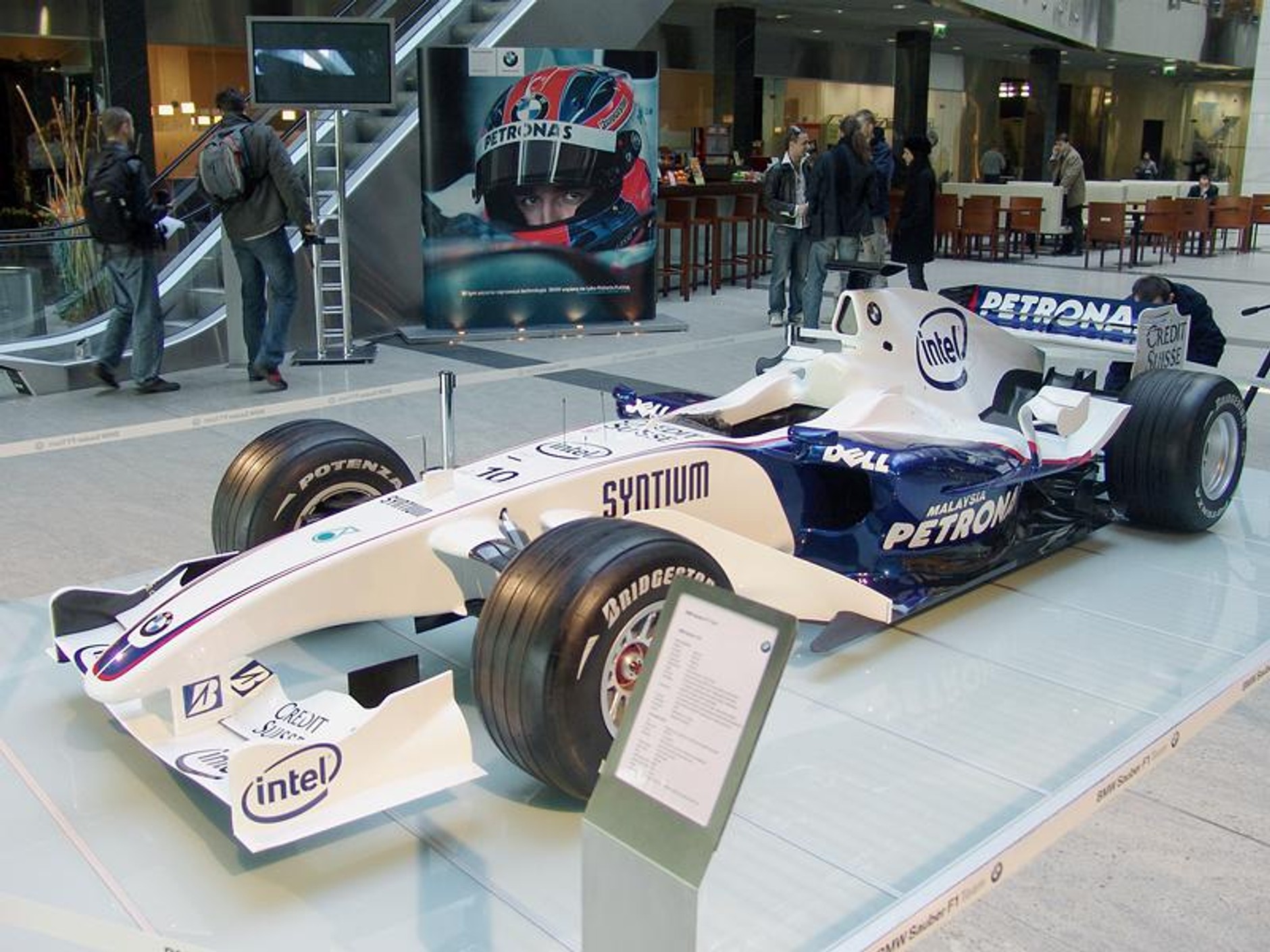 Formuła 1: Czym pojedzie Kubica - bolid w Warszawie!