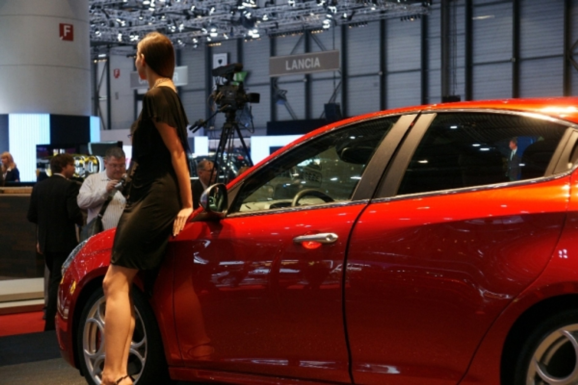 Genewa 2010: Dziewczyny z salonu samochodowego w Genewie (galeria)