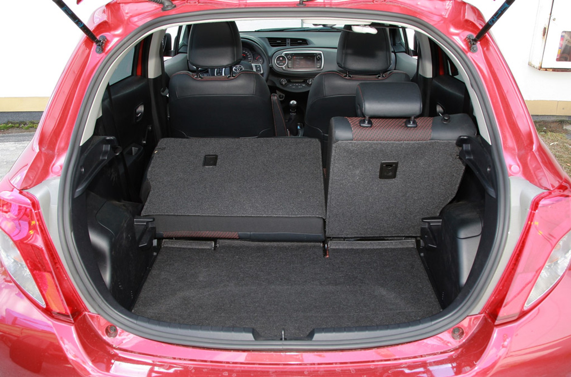 Test nowej Toyoty Yaris, radzimy którą wersję wybrać automat czy manual?