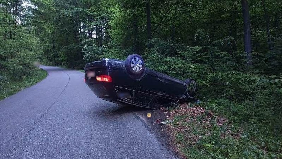 Obraz pochodzący z serwisu https://dolnoslaska.policja.gov.pl/wr1/aktualnosci/biezace-inf/120009,Dachowal-osobowym-Audi-bo-mial-we-krwi-ponad-18-promila-alkoholu-teraz-oprocz-ka.html