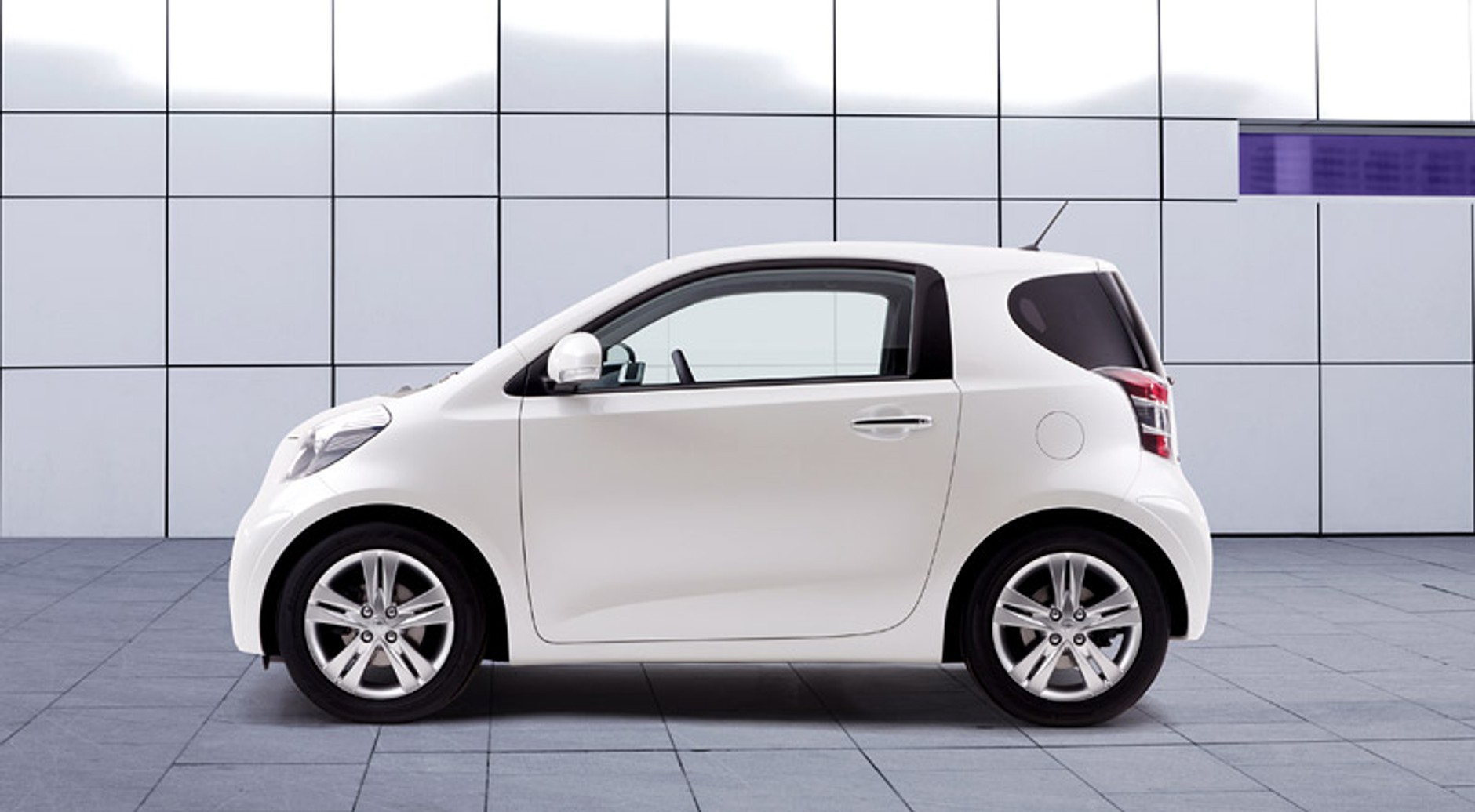 Genewa 2008: Toyota iQ w wersji seryjnej, w sprzedaży jeszcze w tym roku