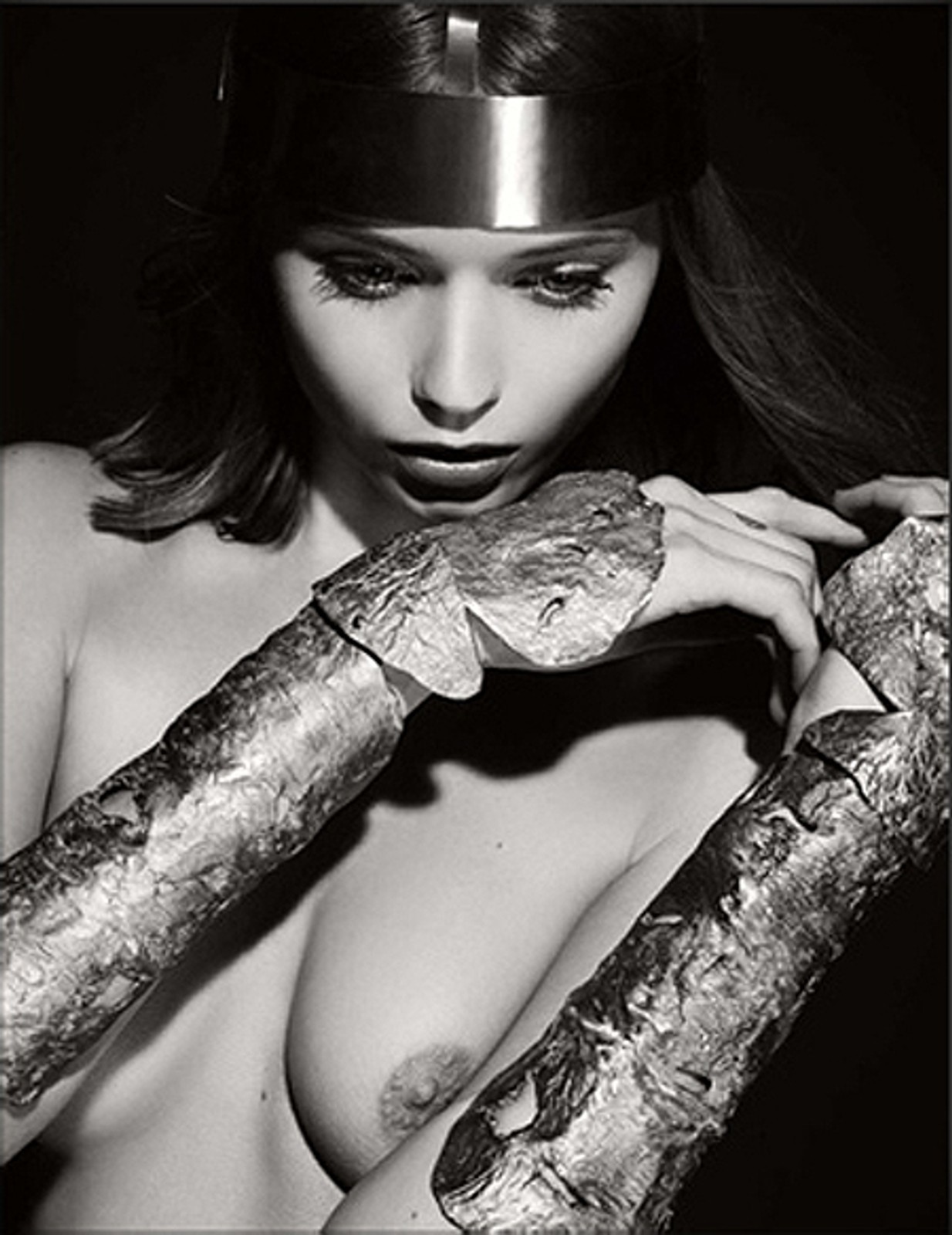 Kalendarz Pirelli 2011 z facetami, kobietami i znaną aktorką