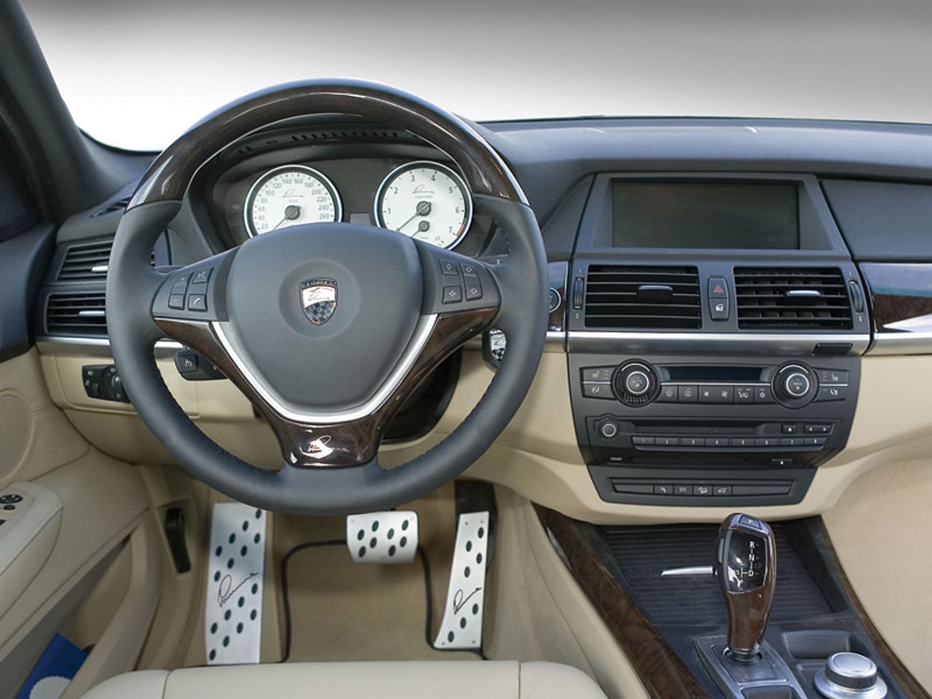 Lumma CLR X350: pociąg pośpieszny