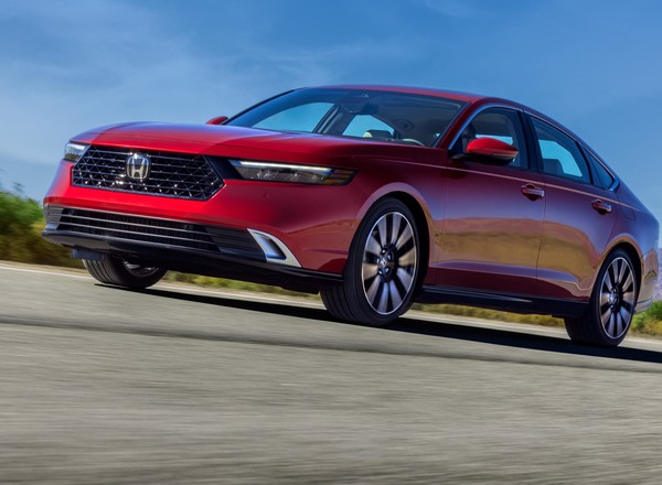 Nowa Honda Accord. Są pierwsze zdjęcia nowej generacji. Co nas ominie?
