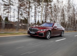 BMW 750i xDrive - zaprojektowane pod gusta chińskiego kierowcy