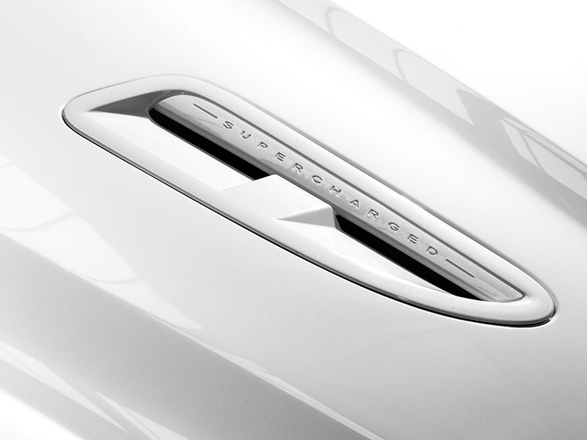 Jaguar i Land Rover wchodzą na indyjski rynek, oficjalnym importerem macierzyste Tata Motors