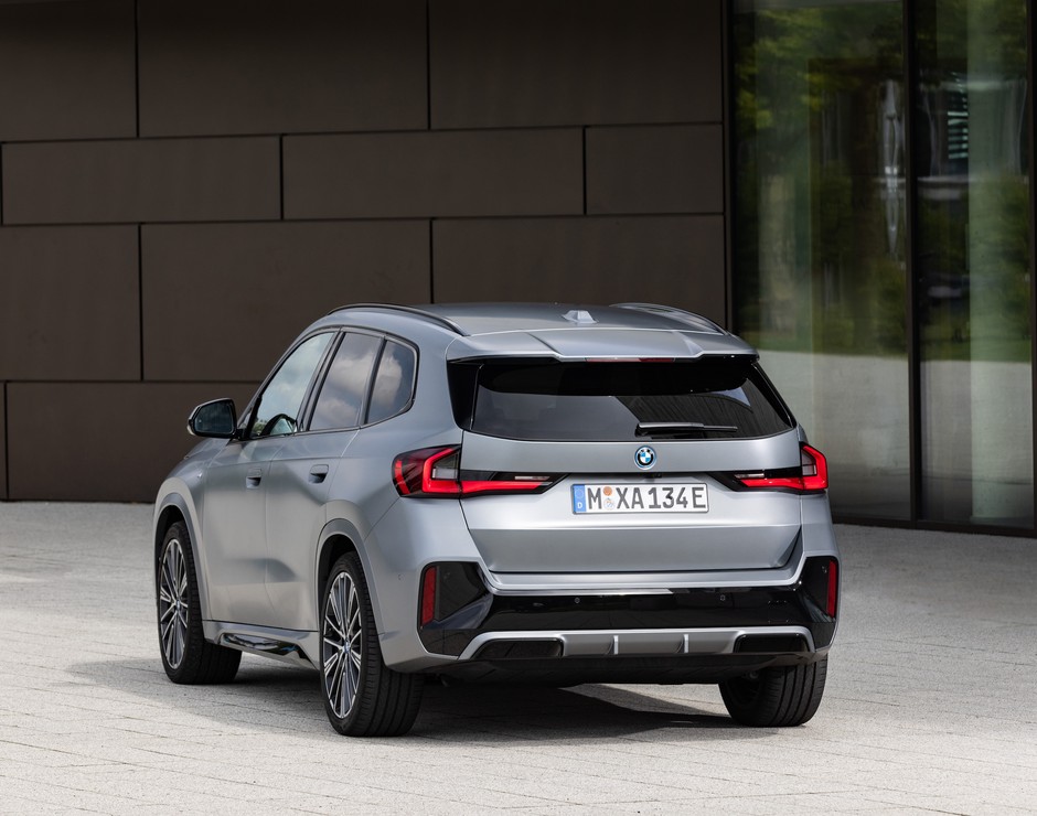 BMW iX1