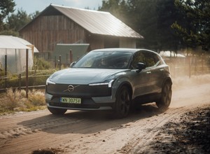 Znalazłem idealny samochód na "jednodniówki". Pierwsza jazda Volvo EX30 Cross Country