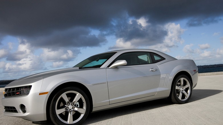 Chevrolet Camaro wjeżdża do Polski