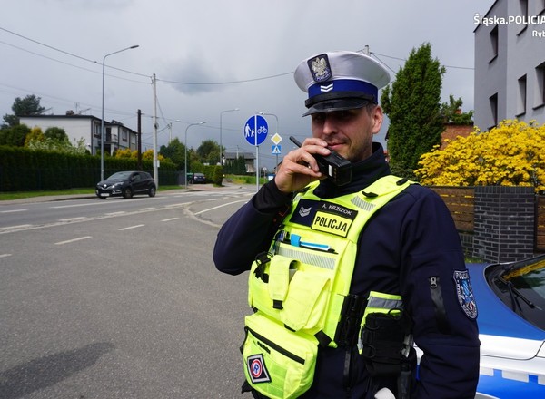 Przyjechał do sklepu. Inny kierowca zabrał mu kluczyki i wezwał policjantów
