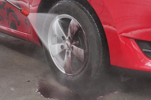 Nieostrożne mycie felg może niszczyć hamulce