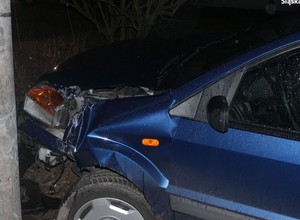 68-latka uderzyła w latarnię w Sosnowcu. Później zaskoczyła policjantów