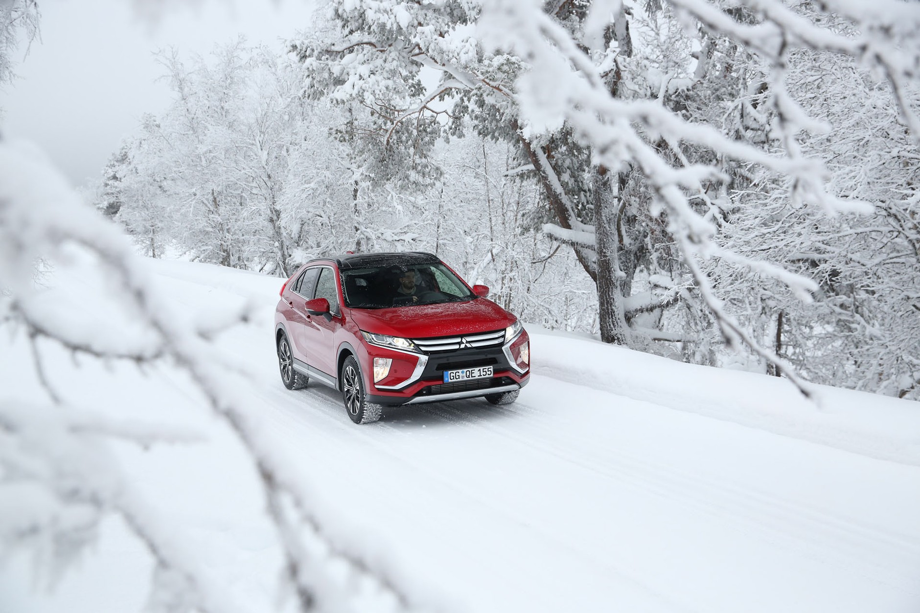 Mitsubishi Eclipse Cross - jak sobie radzi na lodzie?