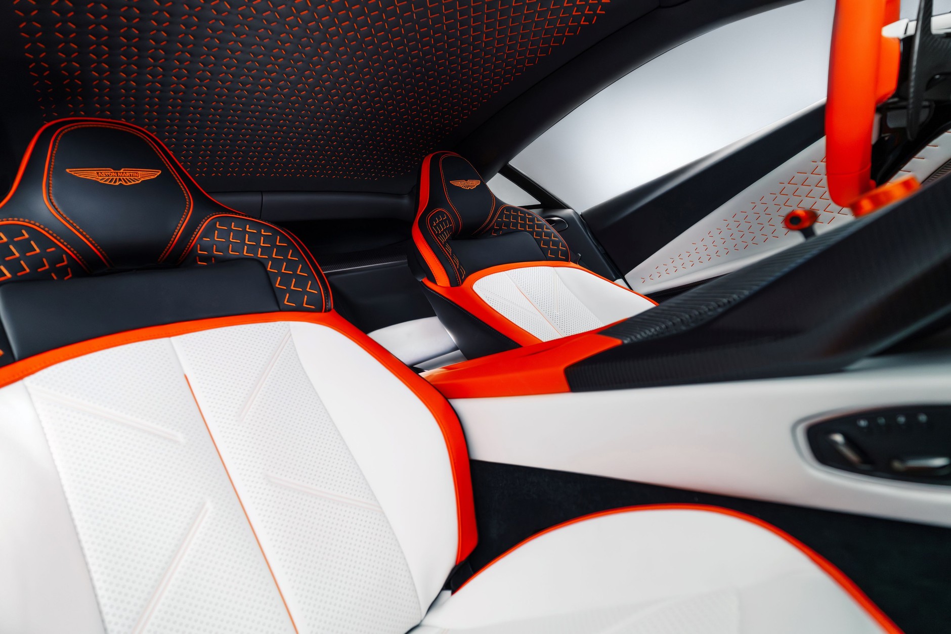 Aston Martin Valen 2026