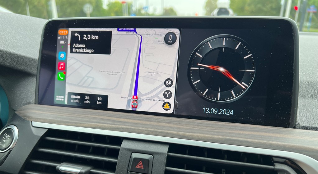 Nawigacja Waze w interfejsie Apple CarPlay