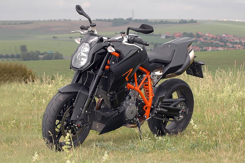 KTM 990 SuperDuke R: Ready to Race