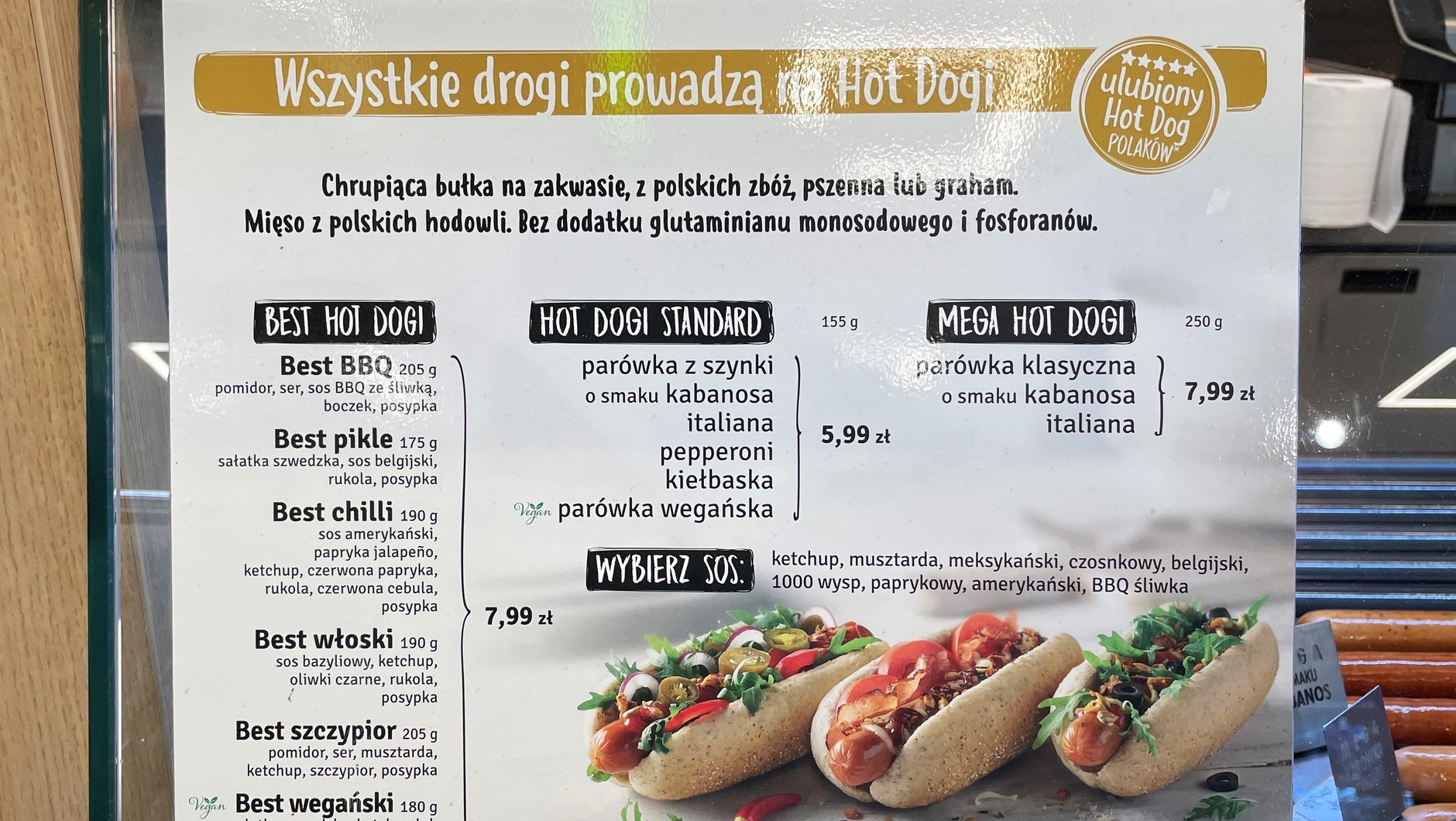 Na czym najwięcej zarabiają stacje paliw? Na hot dogach!