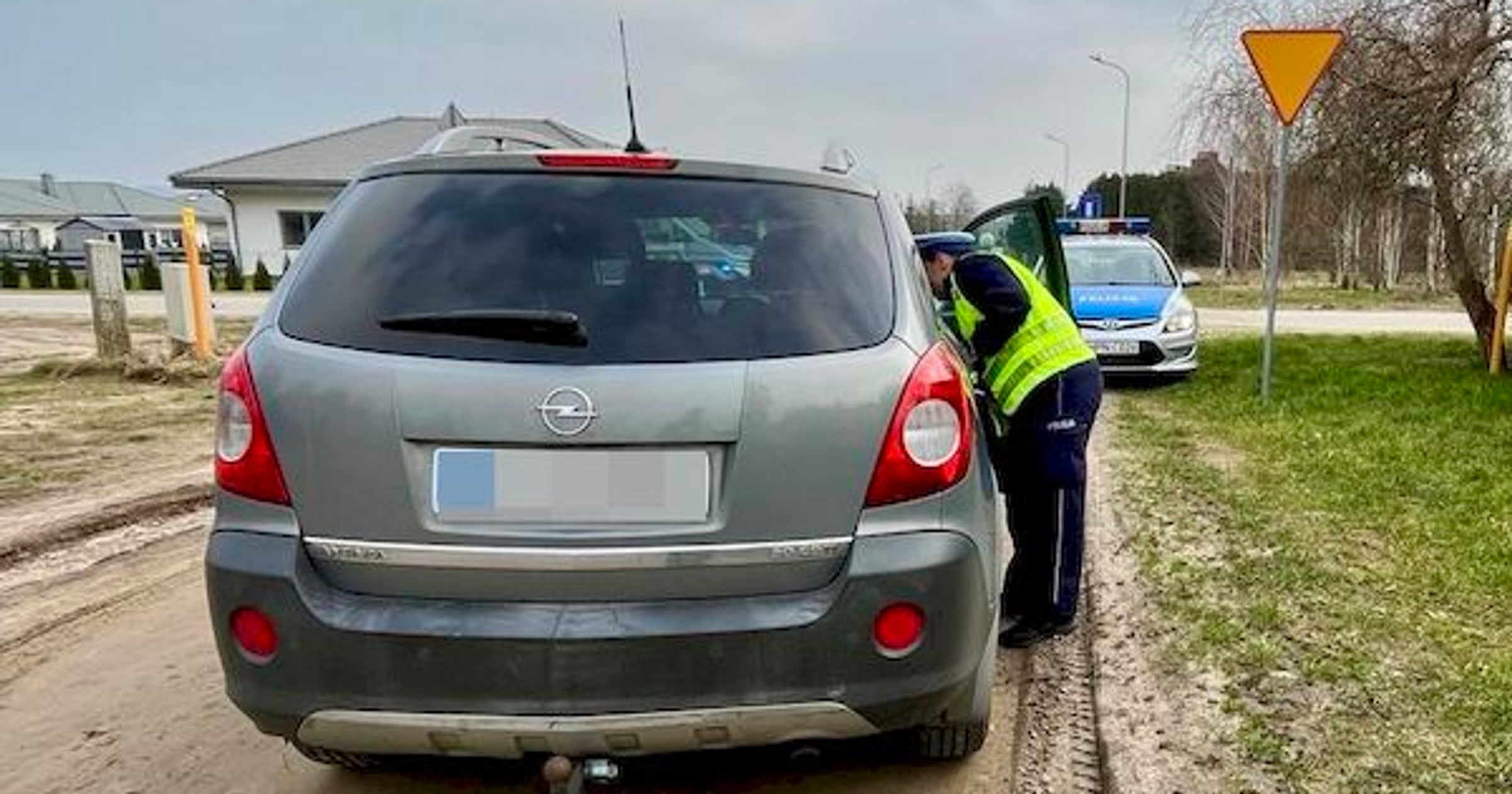Policjanci dostali zgłoszenie o pijanym kierowcy. Świadek był pierwszy