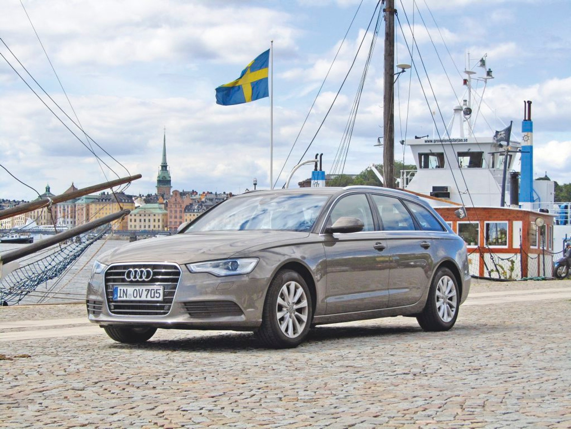 Na pierwszym planie nasze Audi, a w tle – stolica Szwecji.