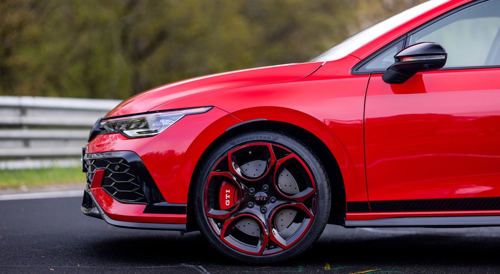 Volkswagen Golf GTI EDITION 50