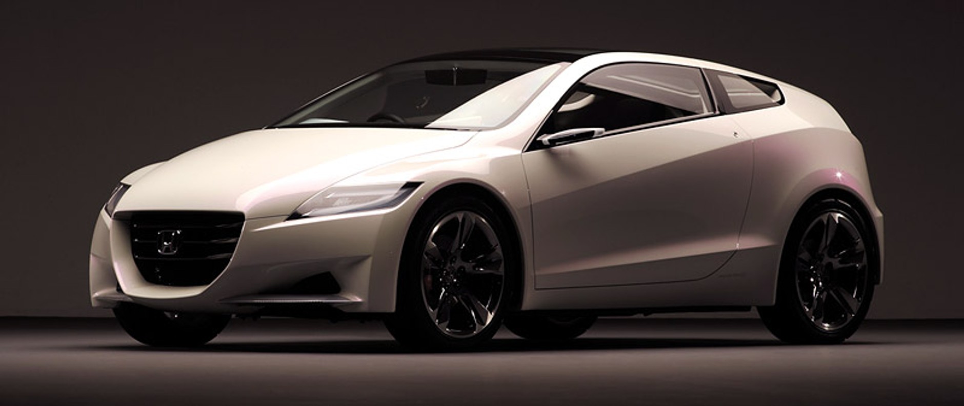 Honda CR-Z: małe hybrydowe coupé oficjalnie potwierdzone, premiera w 2010 roku