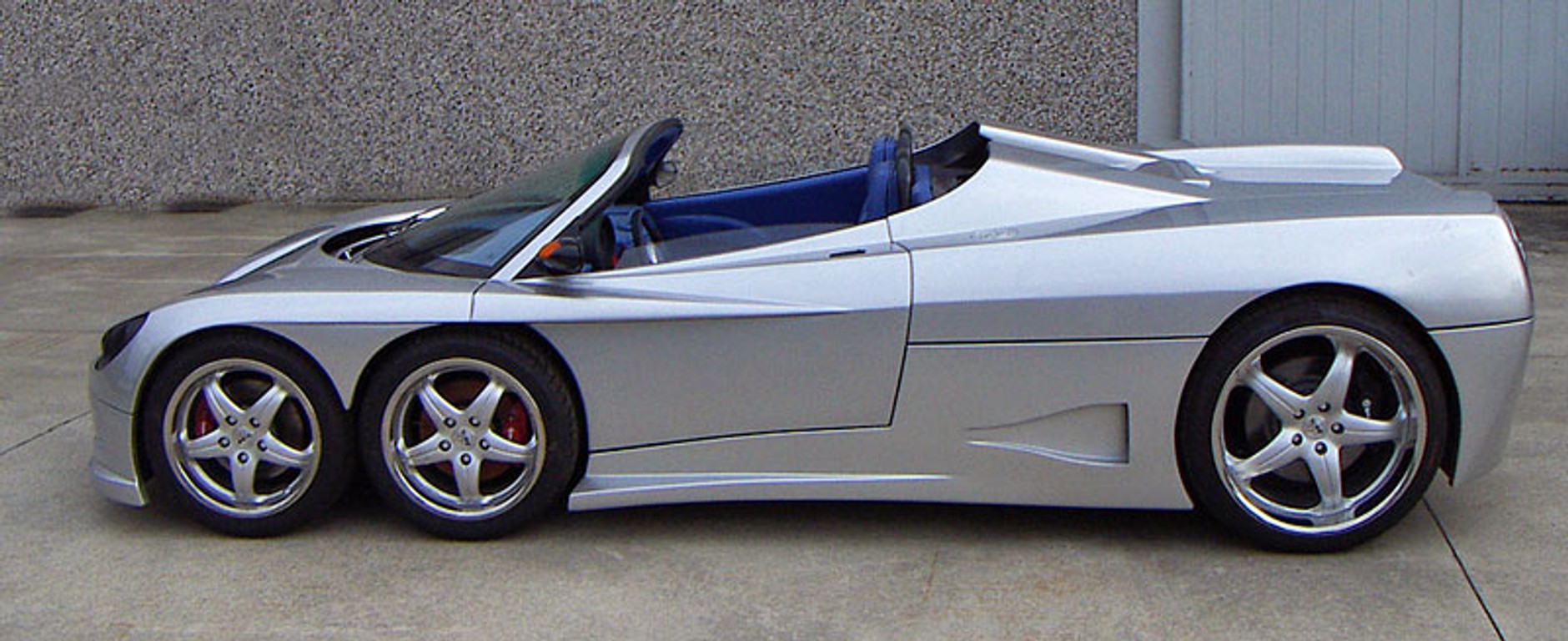 Covini C6W: supersport na sześciu kołach