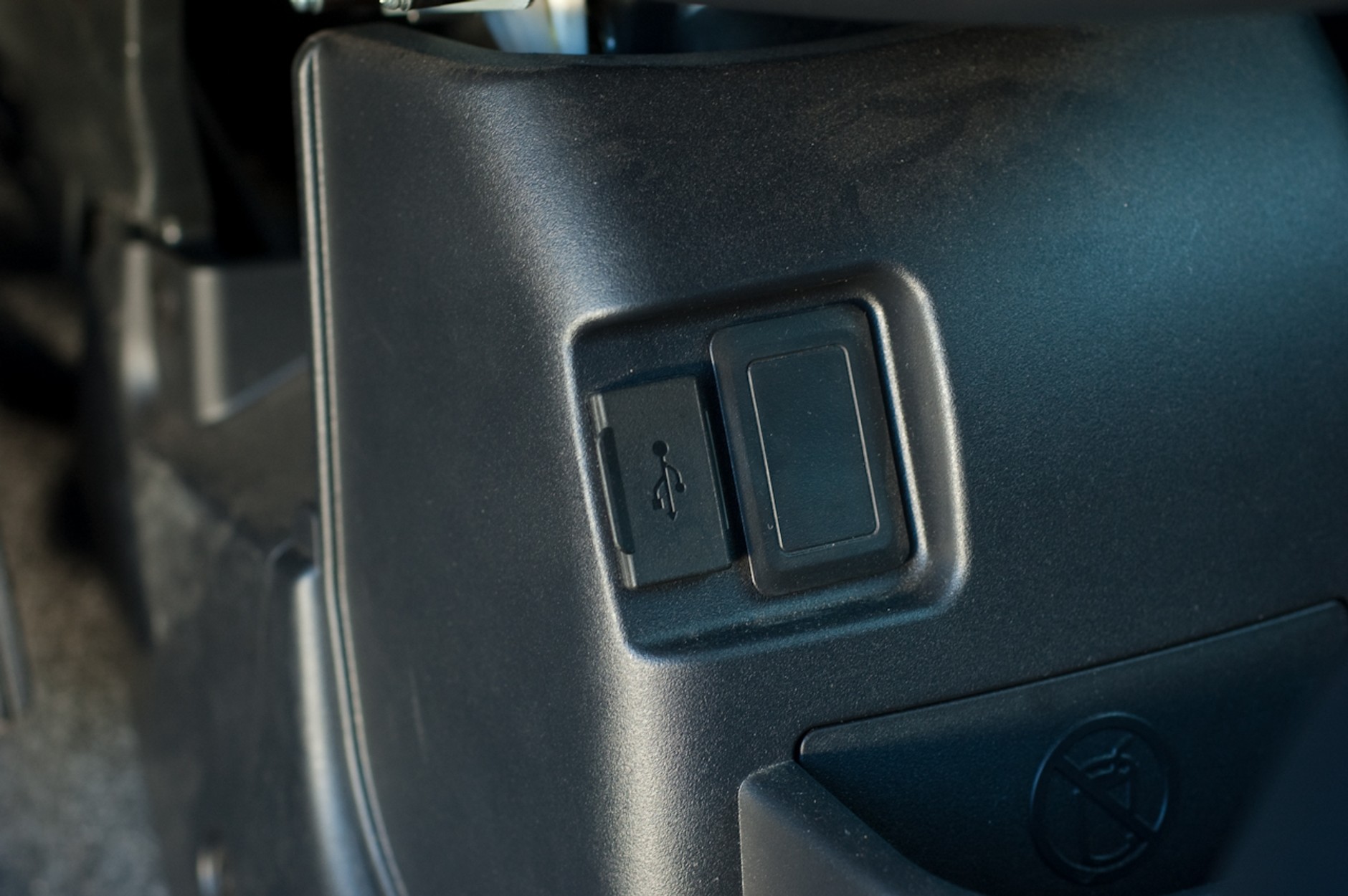 Peugeot iOn – uzależniony od elektryczności