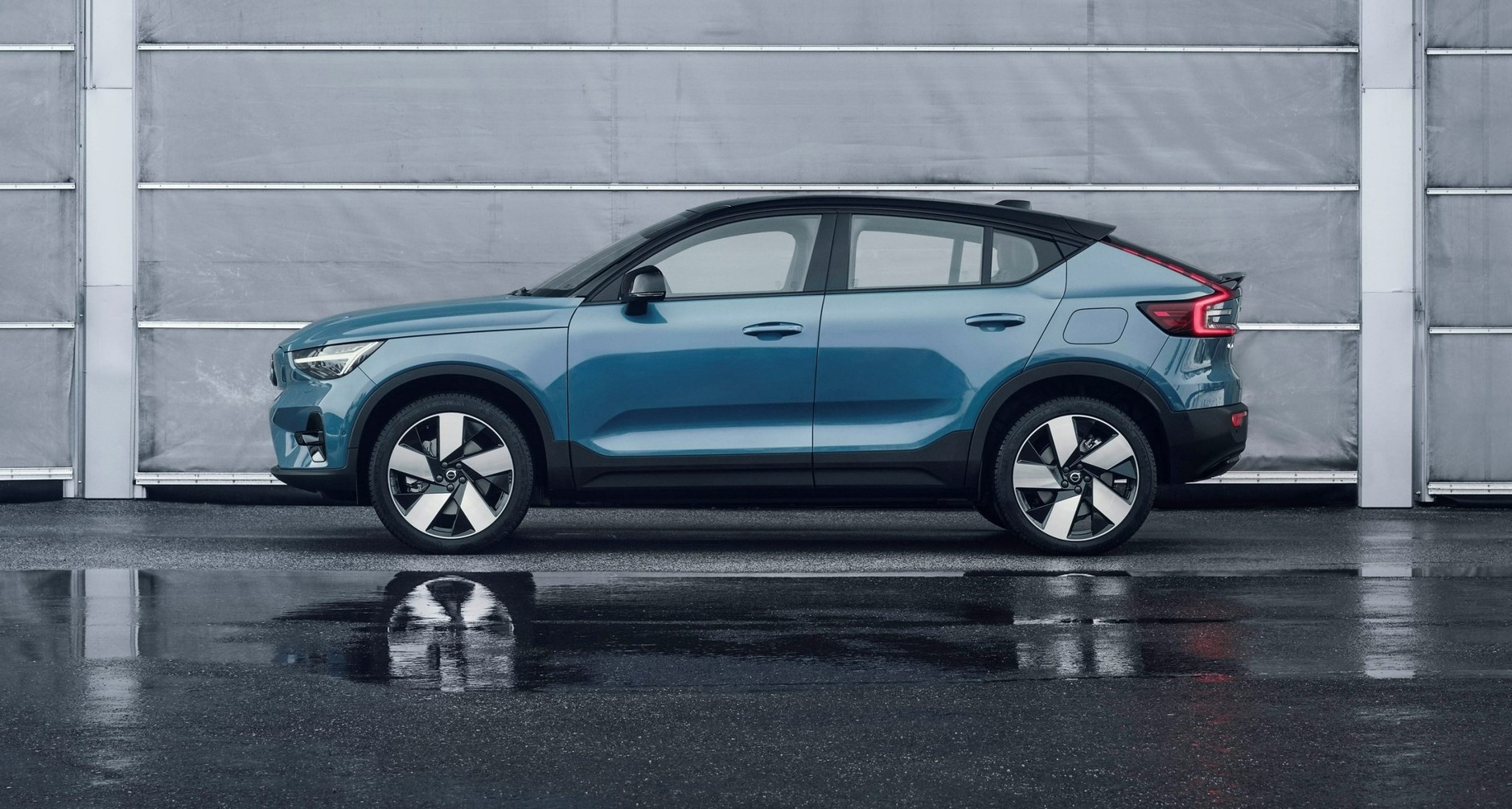 Następca Volvo S90 ma mieć linię dachu podobną do tego Volvo C40 Recharge