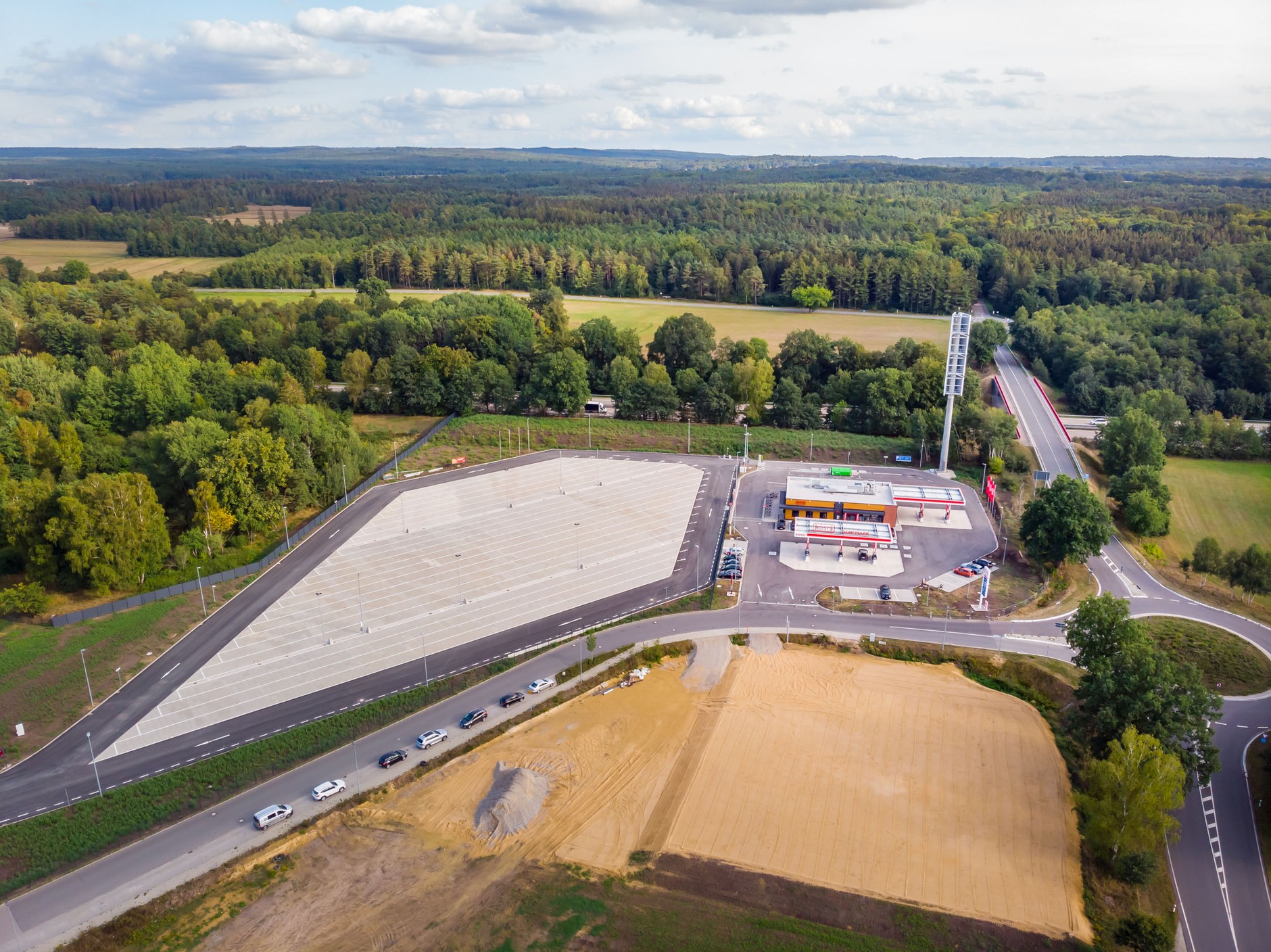 "Parkowanie kolumnowe" na niemieckim Autohofie