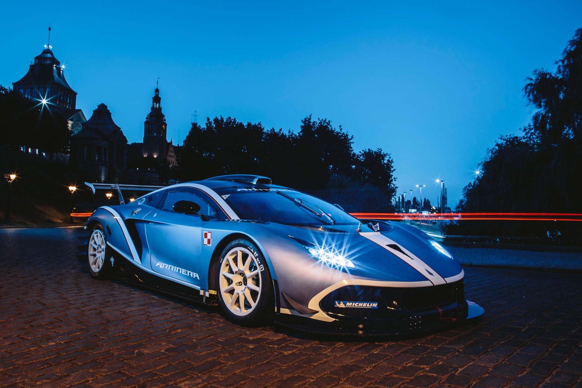 Arrinera Hussarya GT