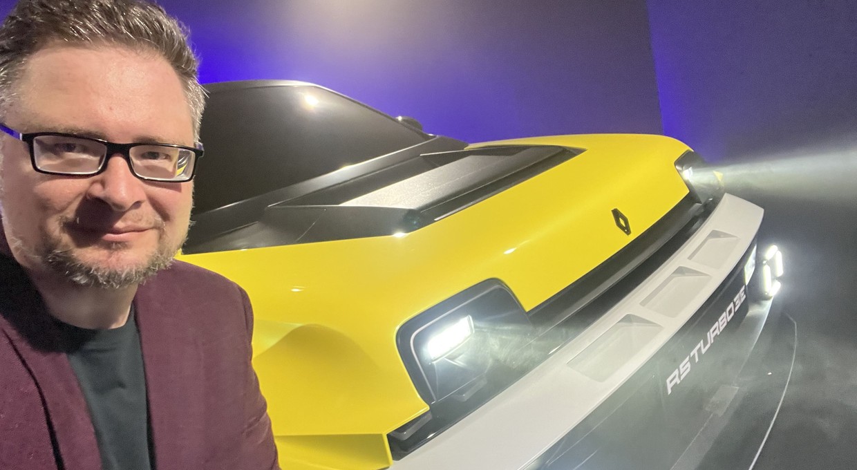 Przyjrzałem się najbardziej szalonemu Renault od 40 lat. Do zera skraca dystans między miejskim hatchem a superautem