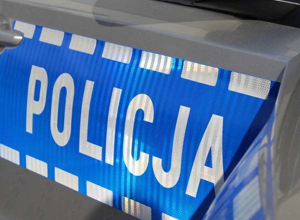 Pojechała autem na policję, żeby wyjaśnić, dlaczego zabrali jej prawko! Na tym nie koniec
