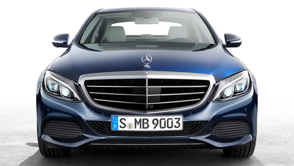 Problemy Mercedesa – zablokowany układ kierowniczy