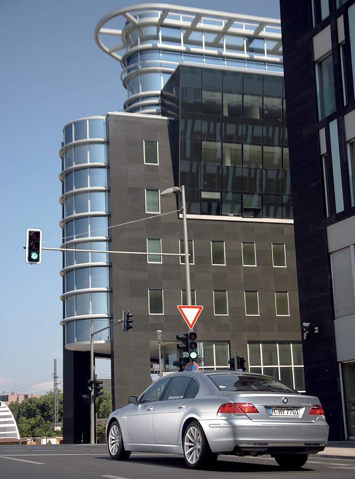 Wodorowa limuzyna BMW – popyt większy od podaży