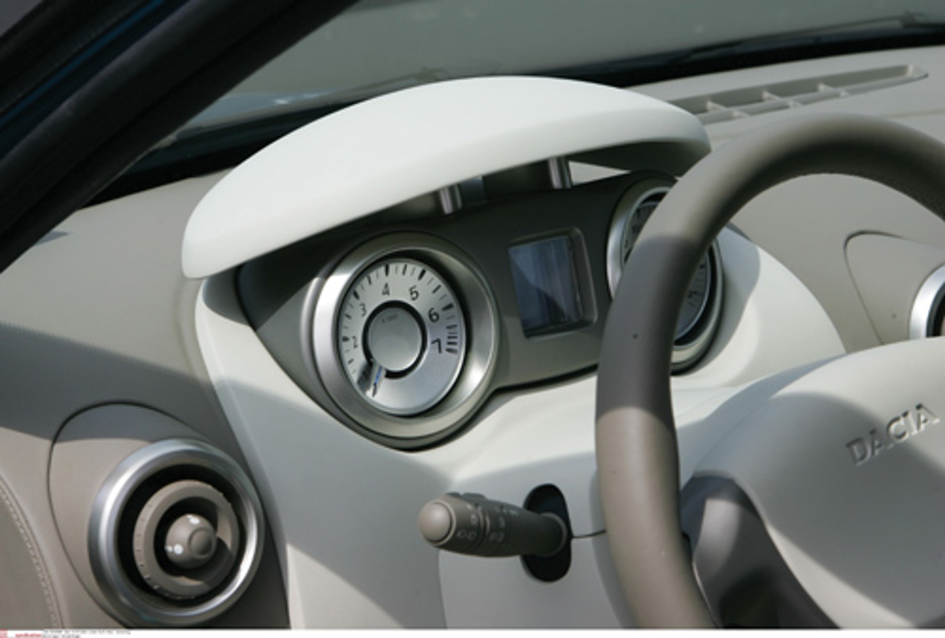 Dacia Logan Concept Steppe - Duże kombi za nieduże pieniądze