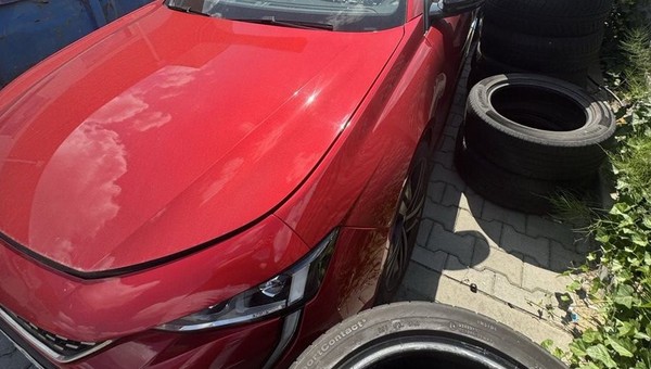 Policjanci sprawdzili prawie sto miejsc. Odzyskali siedem skradzionych samochodów