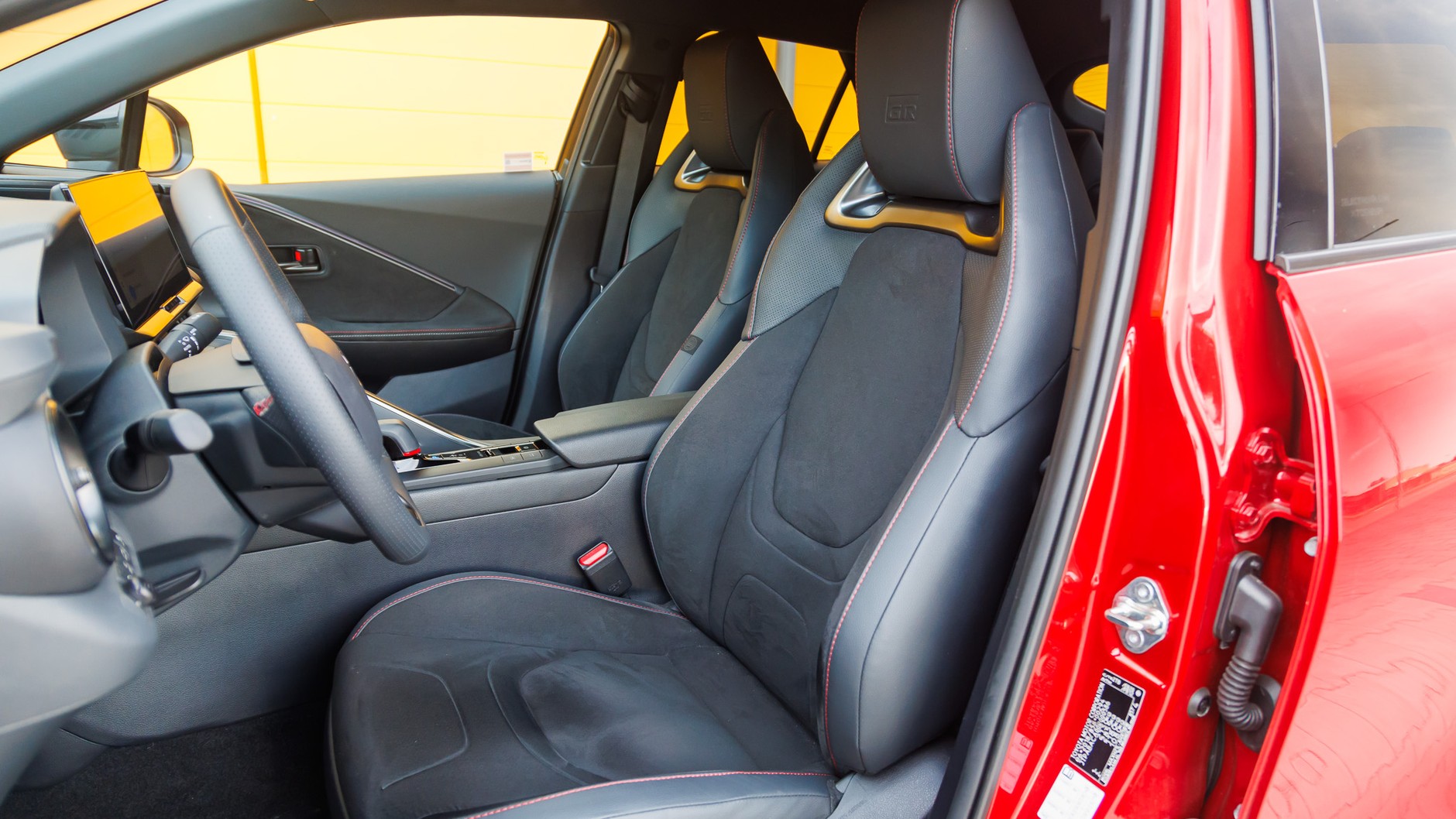 2024 Toyota C-HR PHEV