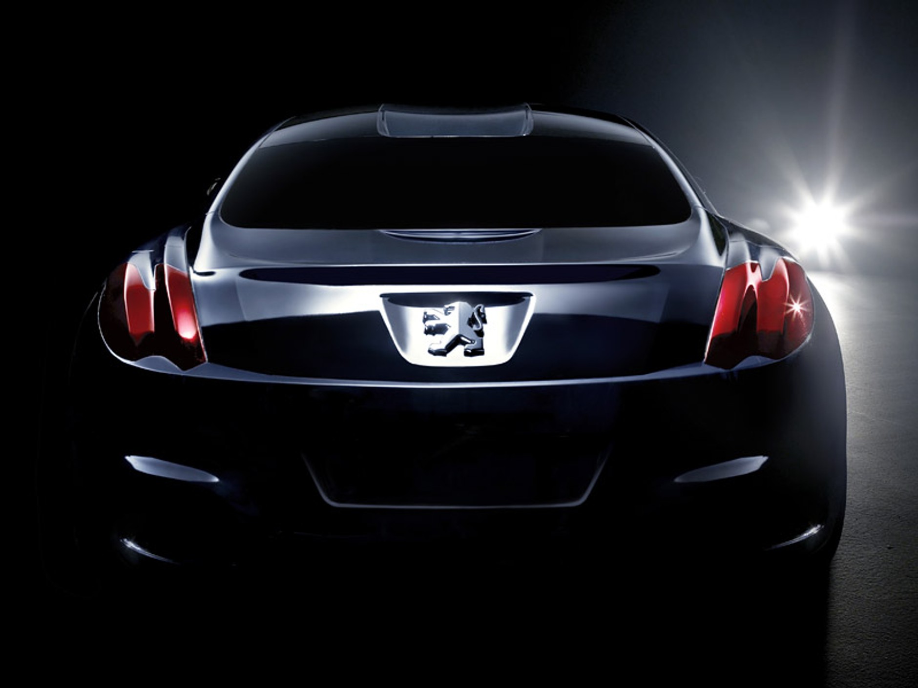 Peugeot RC: hybrydowy koncept w Paryżu