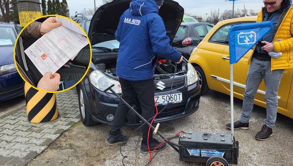 Samochody, które oglądaliśmy, spędziły już trochę czasu na placu. Bez prądu z zewnątrz ani rusz