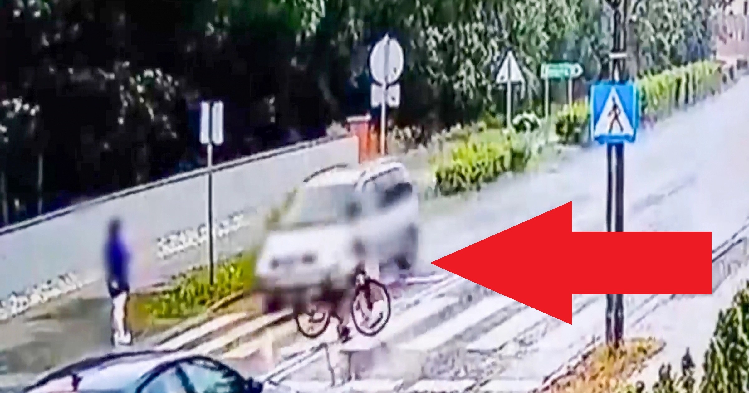 Prawie potrącił dwie kobiety na przejściu. Dostał 15 pkt. karnych, powinien stracić prawo jazdy