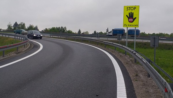 Nowe tablice przy polskich autostradach: jedziesz w złym kierunku!