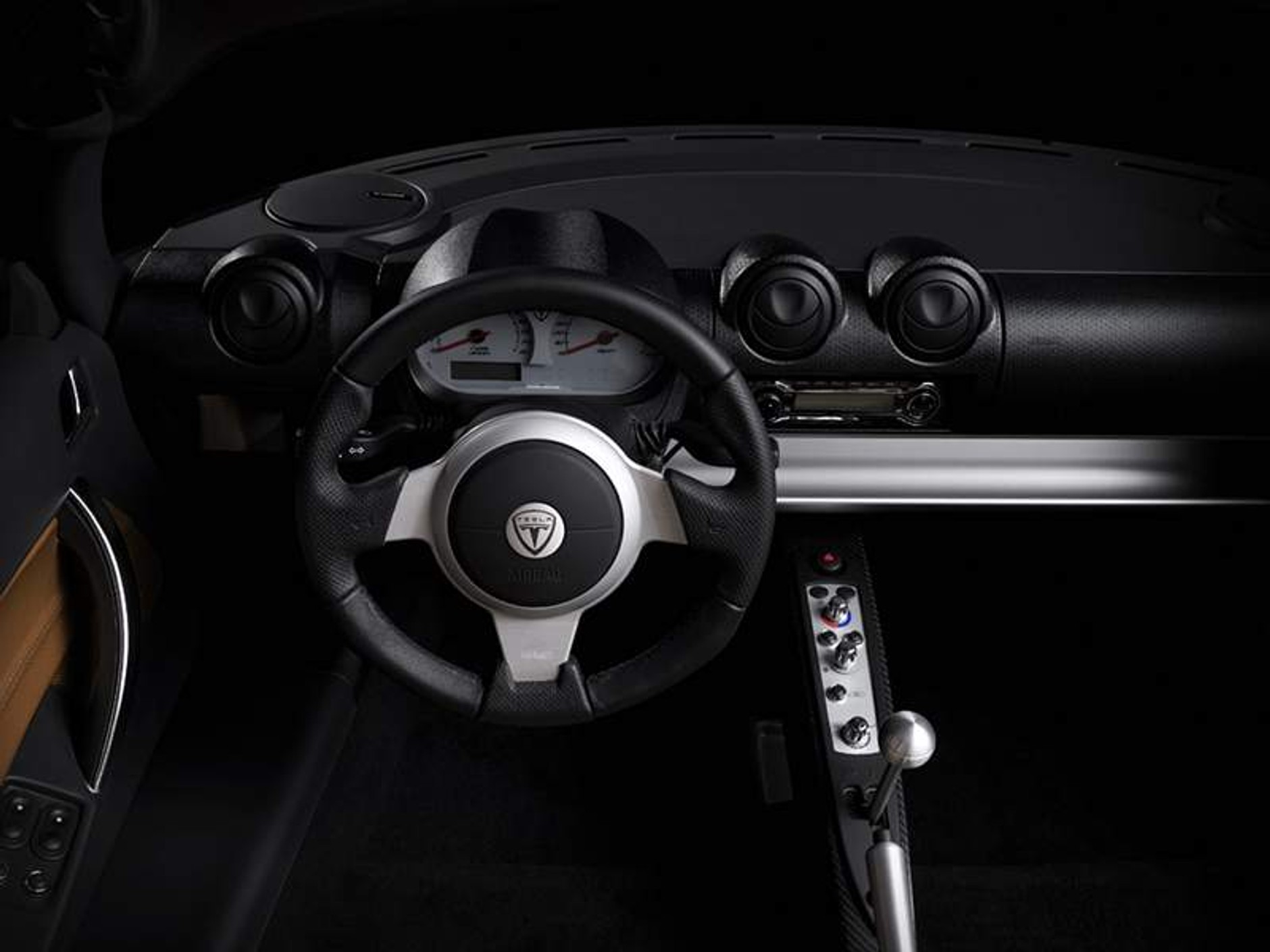 Tesla Roadster: debiut supersportowego auta z napędem elektrycznym