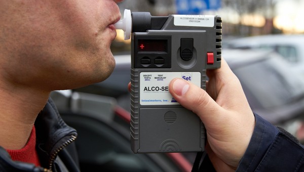 Policjanci zbadali kierowcę alkomatem. Oniemieli na widok wyniku