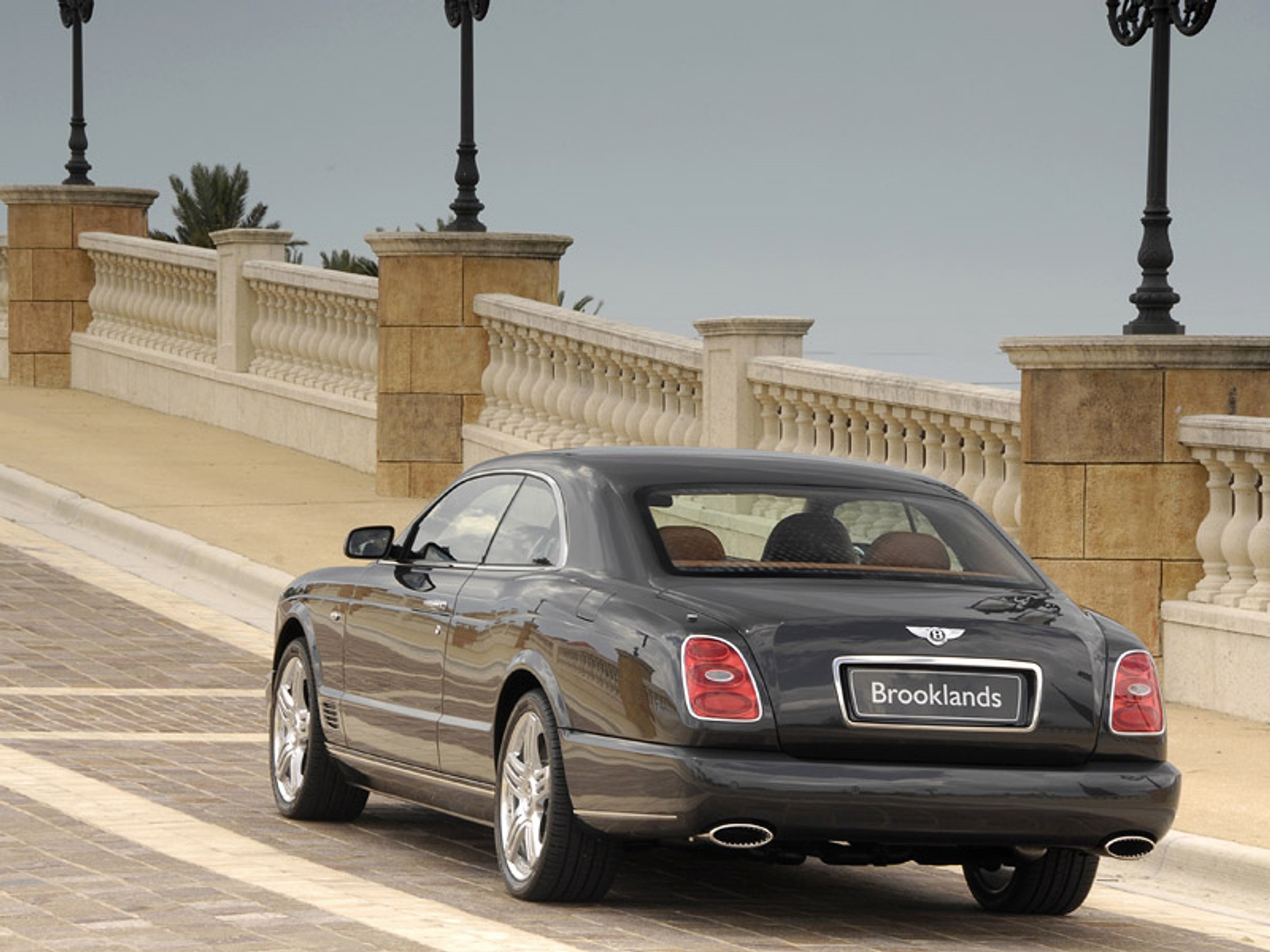 Bentley Brooklands: oficjalne dane techniczne