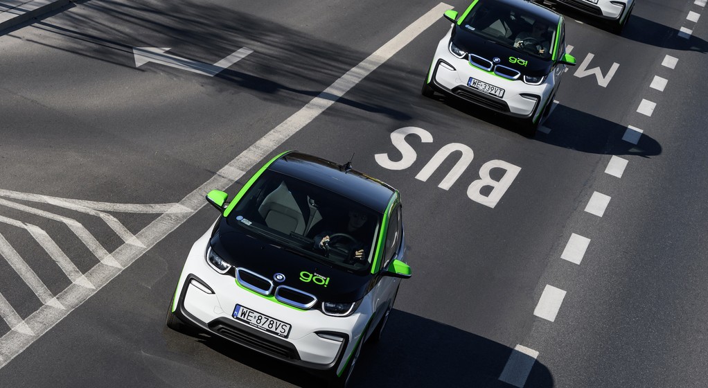 Auta elektryczne na buspasach – legalnie do 1 stycznia 2026 roku